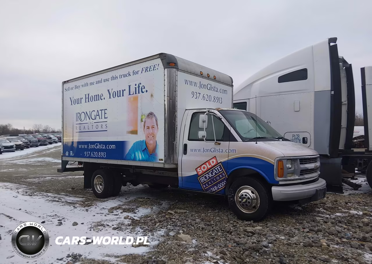 2000 Chevrolet Express Comm Cutaway VIN:1GBJG31R1Y1146707 - 13