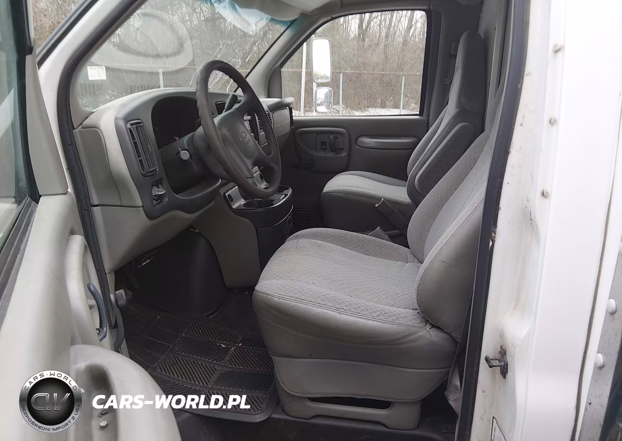 2000 Chevrolet Express Comm Cutaway VIN:1GBJG31R1Y1146707 - 7