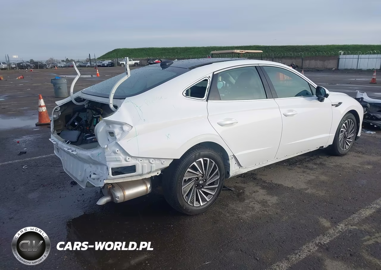 2025 Hyundai Sonata Hybrid Limited VIN:KMHL54JJ3SA125368 - 4