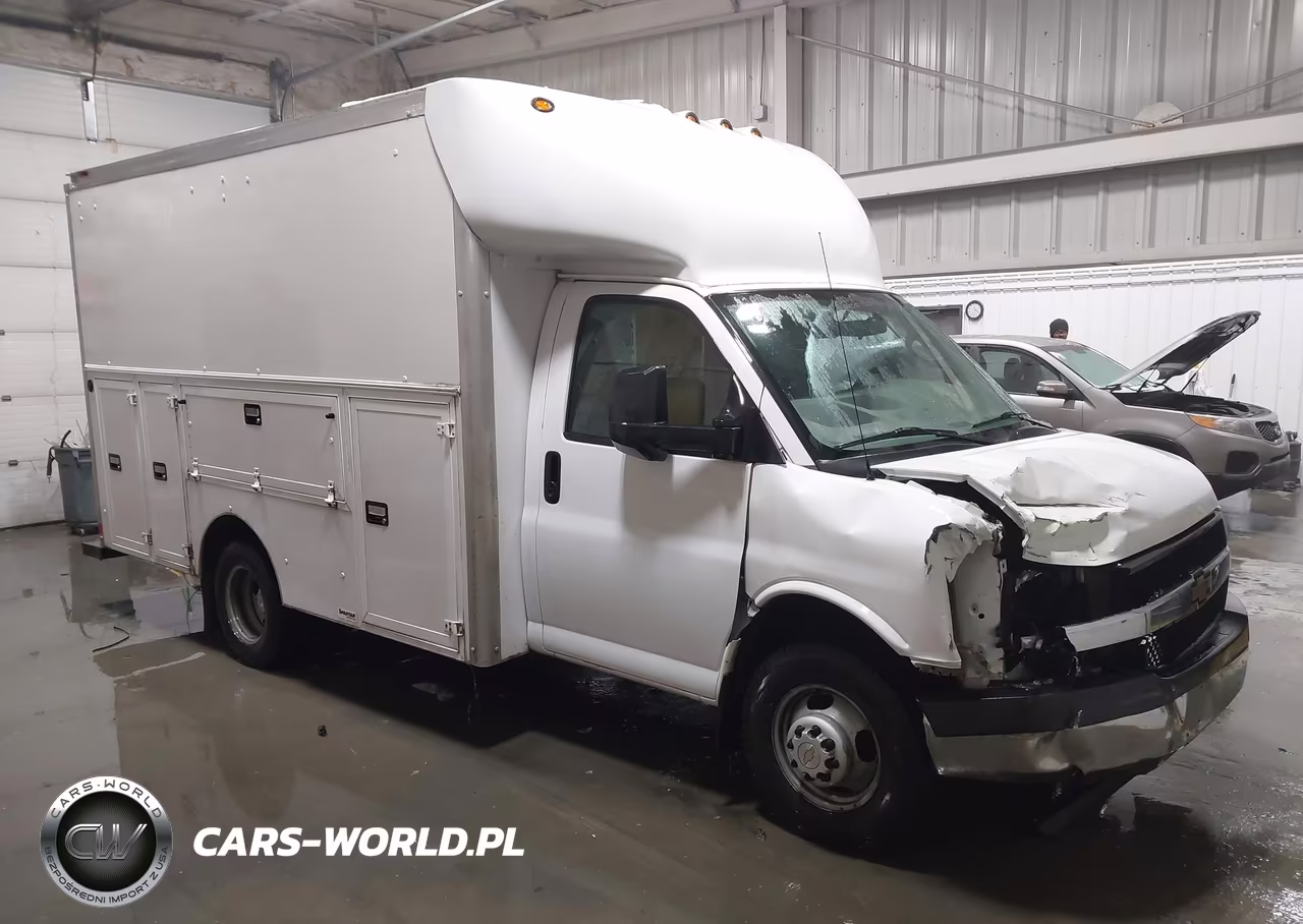 2016 Chevrolet Express Cutaway 3500 – zdjęcie 1 z 15