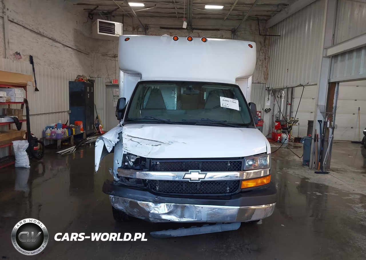 2016 Chevrolet Express Cutaway 3500 VIN:1GB3GRCG1G1228300 - 12