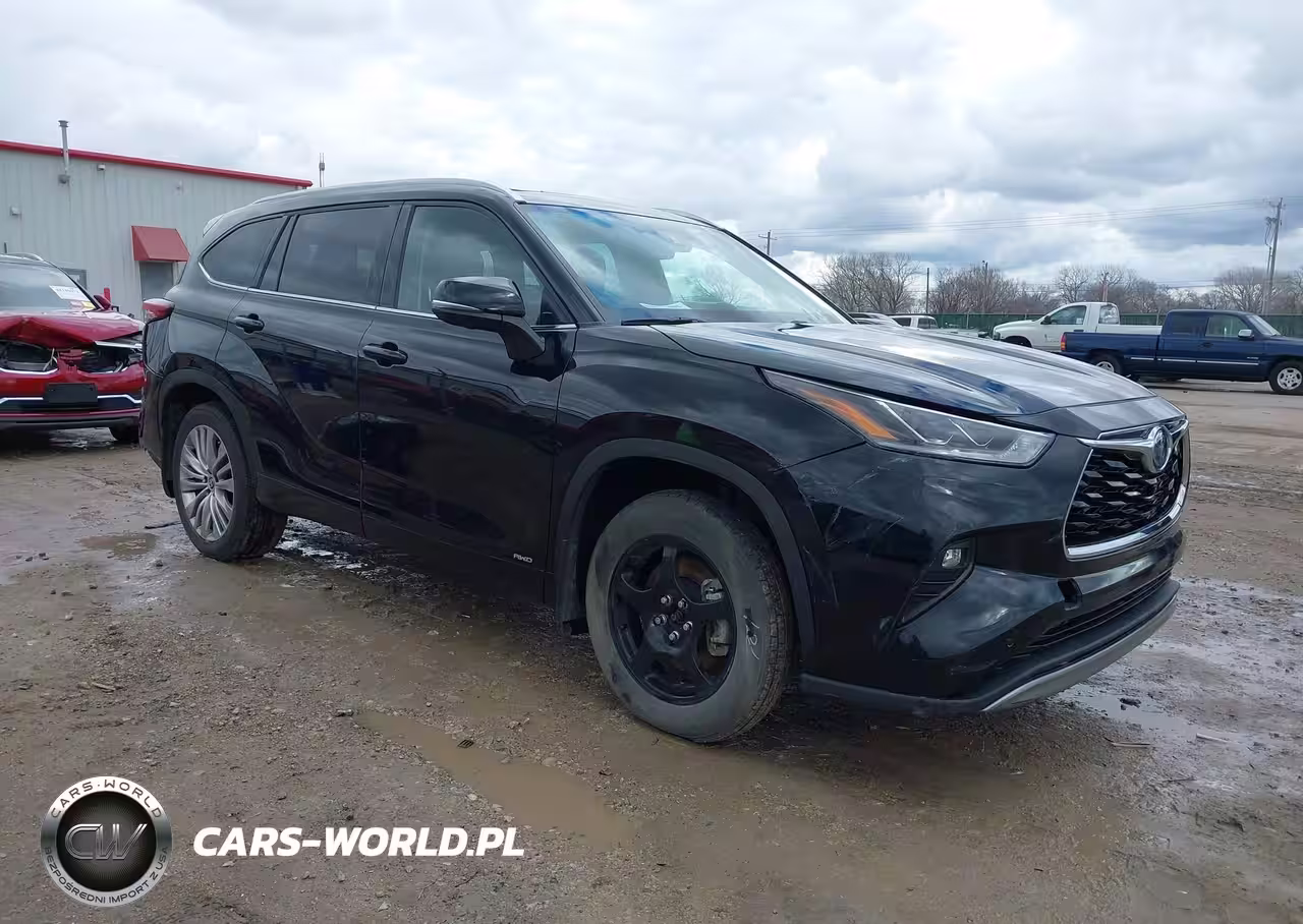 2023 Toyota Highlander Hybrid Platinum