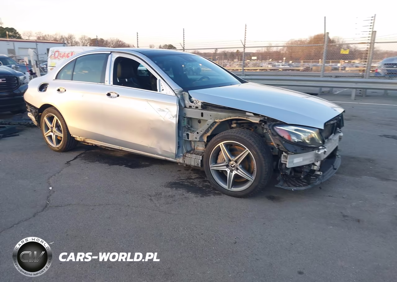 2018 Mercedes-Benz E 300 – zdjęcie 1 z 17