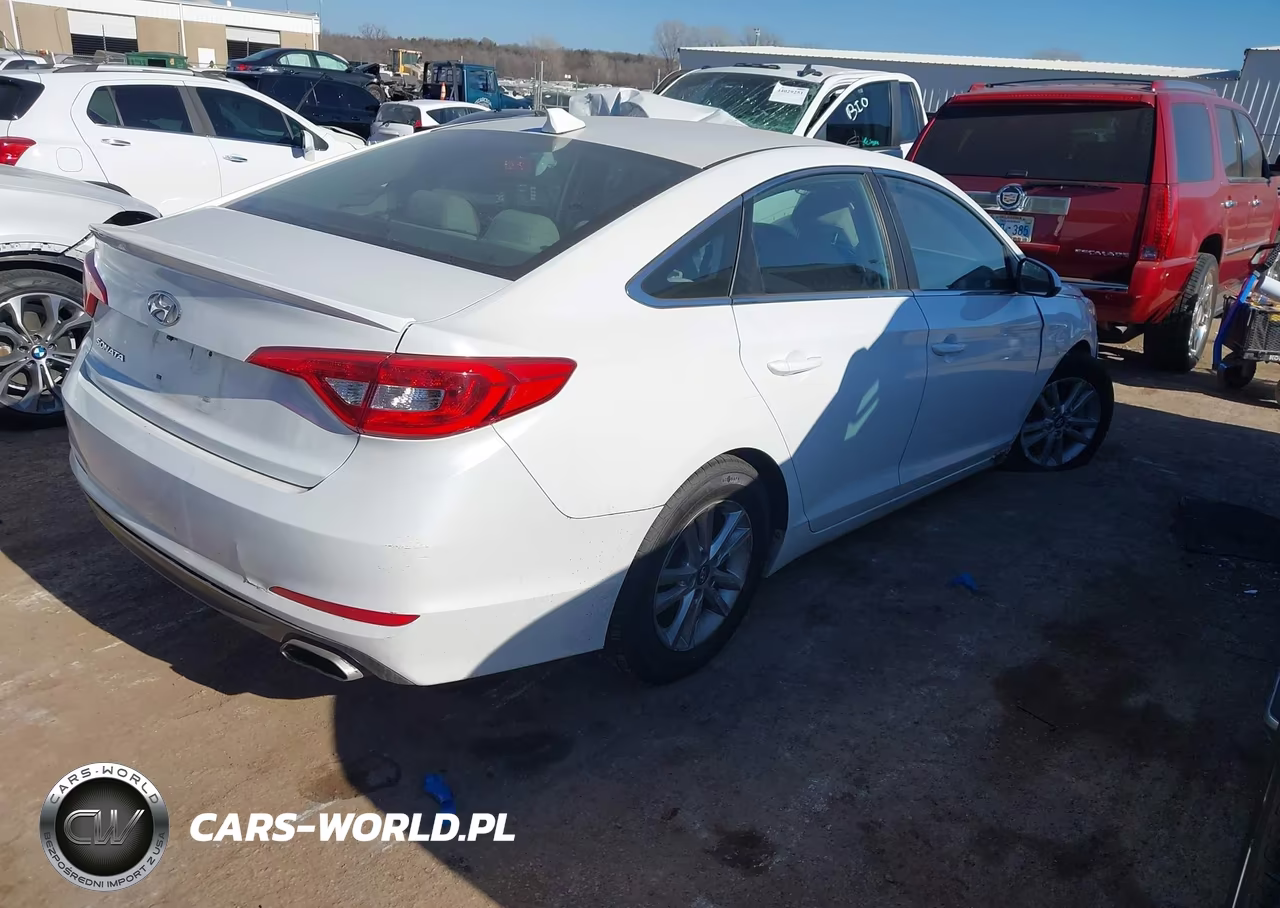 2017 Hyundai Sonata VIN:5NPE24AF1HH580609 - 4