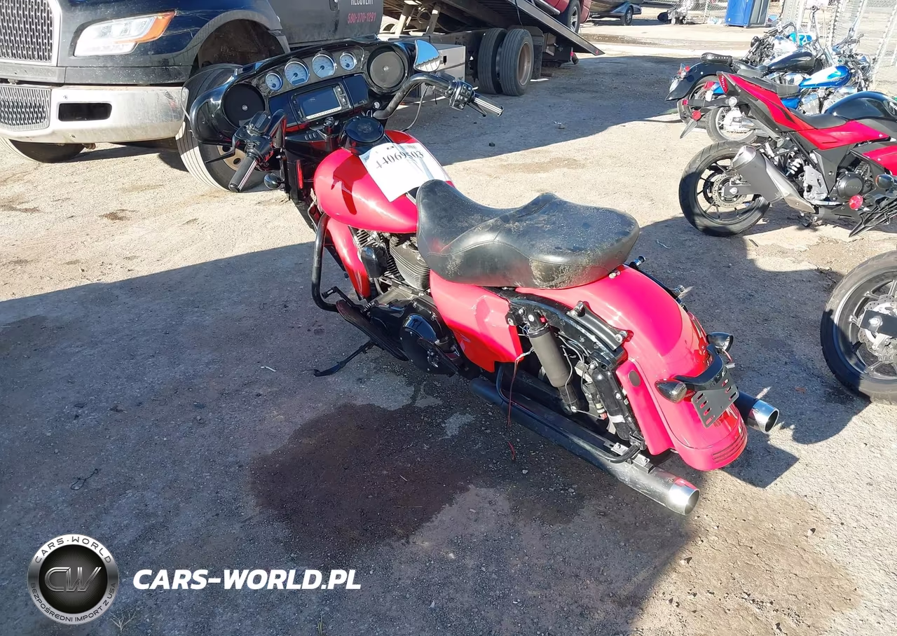 2014 Harley-Davidson Flhxs Street Glide Special VIN:1HD1KRM10EB684435 - 3