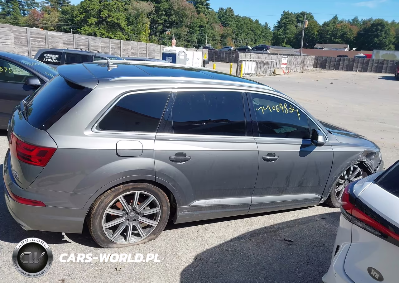 2017 Audi Q7 3.0T Premium VIN:WA1LAAF71HD004531 - 13