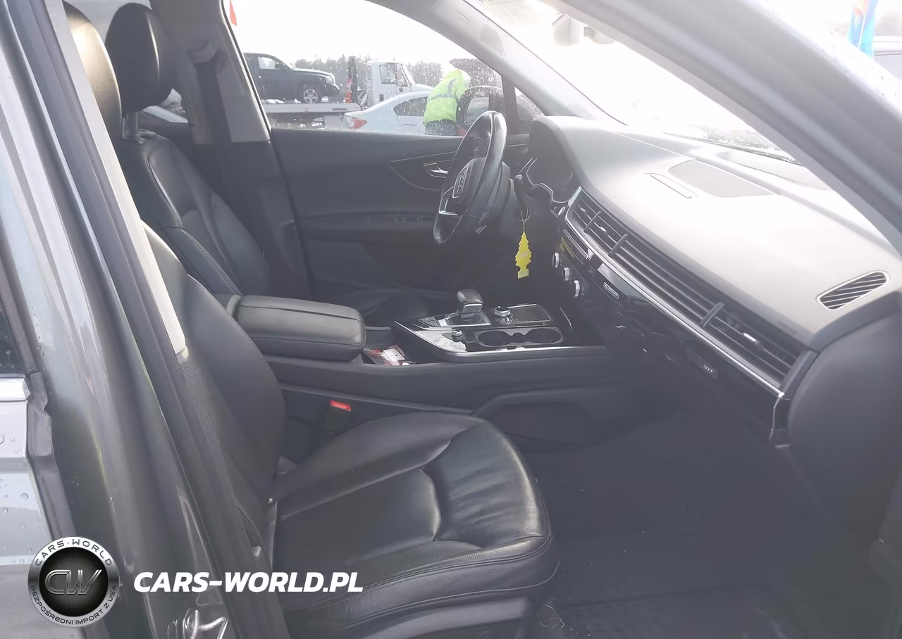 2017 Audi Q7 3.0T Premium VIN:WA1LAAF71HD004531 - 5