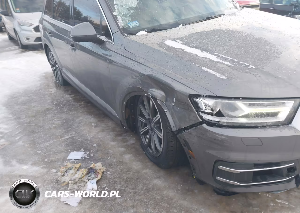 2017 Audi Q7 3.0T Premium VIN:WA1LAAF71HD004531 - 6