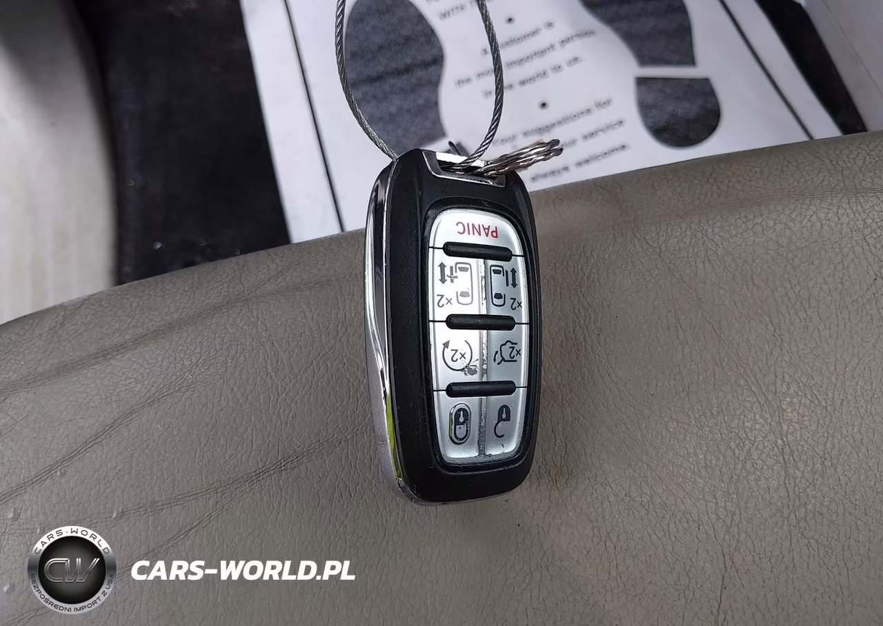 2021 Chrysler Pacifica Hybrid Touring L VIN:2C4RC1L74MR603087 - 11