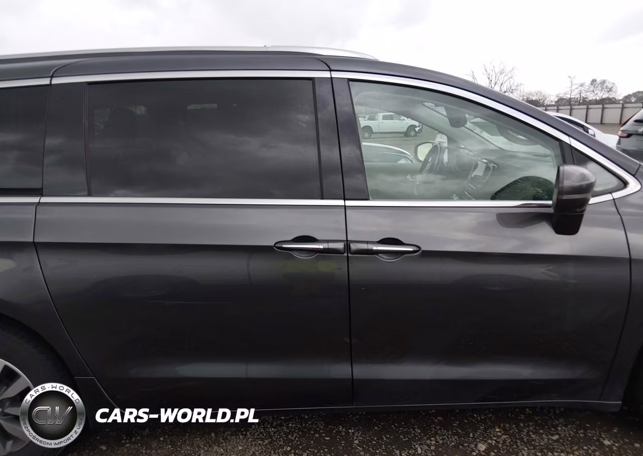 2021 Chrysler Pacifica Hybrid Touring L VIN:2C4RC1L74MR603087 - 14