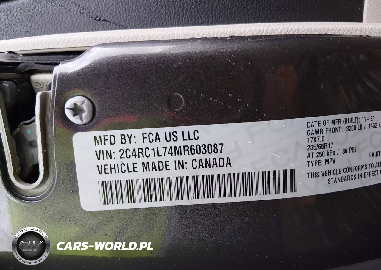 2021 Chrysler Pacifica Hybrid Touring L VIN:2C4RC1L74MR603087 - 9