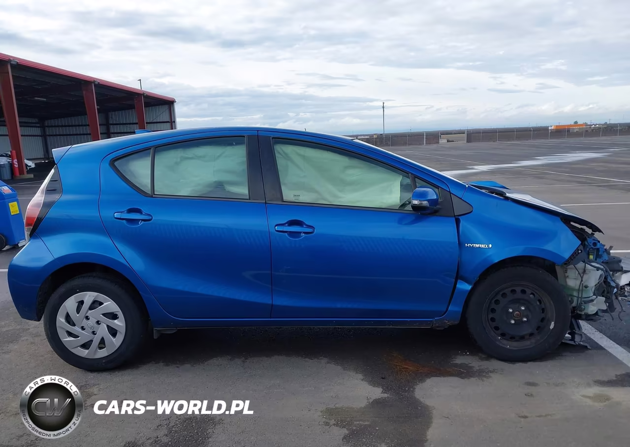 2016 Toyota Prius C Two VIN:JTDKDTB3XG1132516 - 14