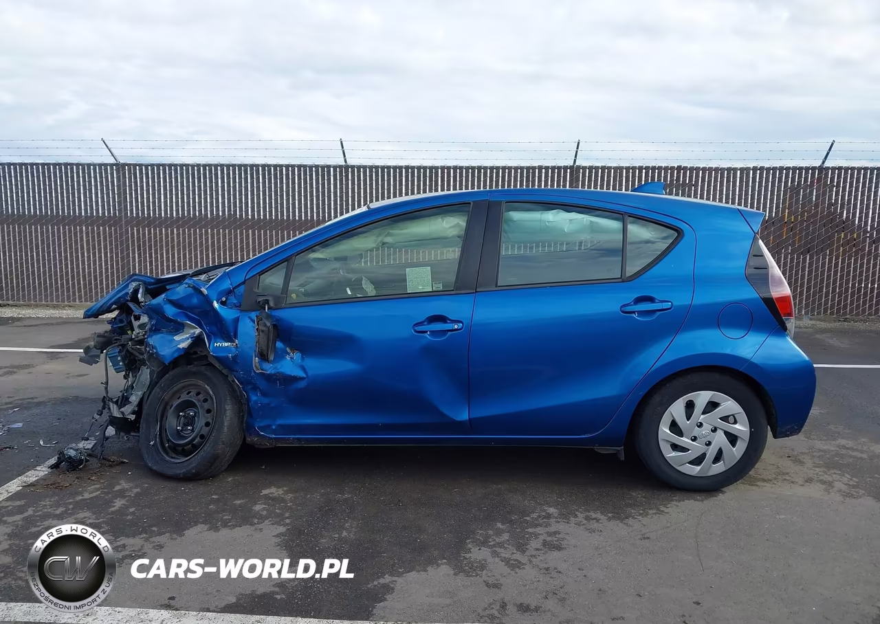 2016 Toyota Prius C Two VIN:JTDKDTB3XG1132516 - 15