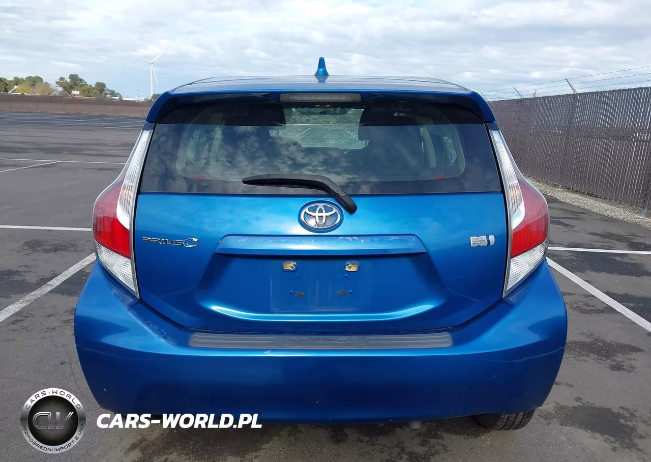 2016 Toyota Prius C Two VIN:JTDKDTB3XG1132516 - 17