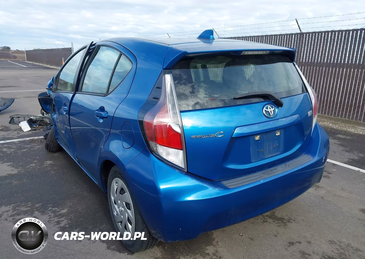 2016 Toyota Prius C Two VIN:JTDKDTB3XG1132516 - 3