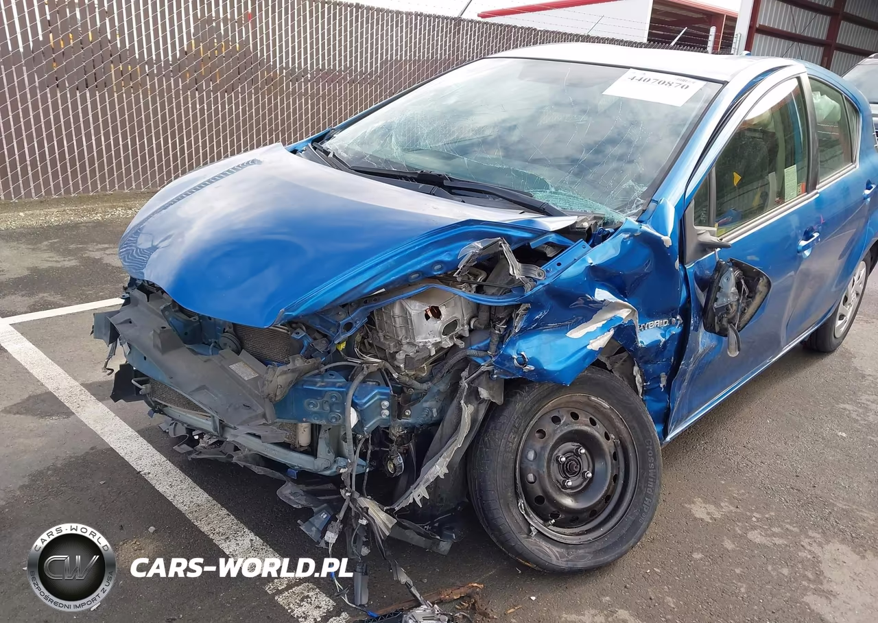 2016 Toyota Prius C Two VIN:JTDKDTB3XG1132516 - 6