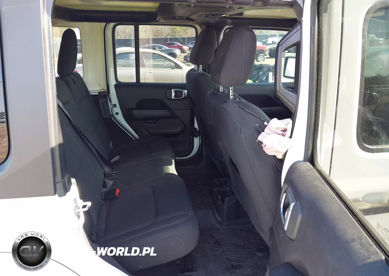 2021 Jeep Wrangler Unlimited Sahara 4X4 VIN:1C4HJXEG6MW503064 - 8