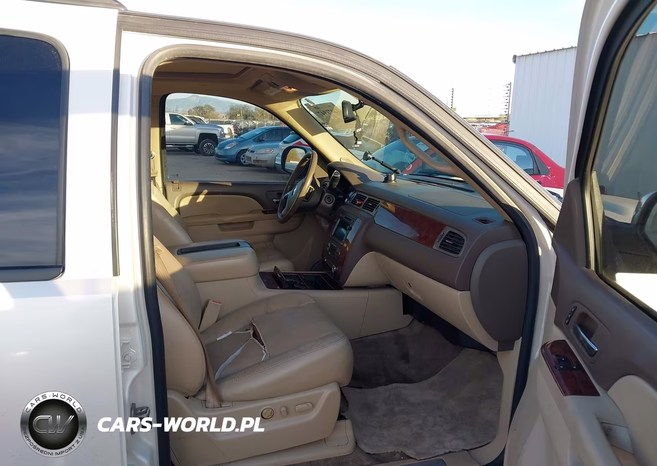 2010 Chevrolet Tahoe Ltz VIN:1GNUKCE04AR201006 - 5