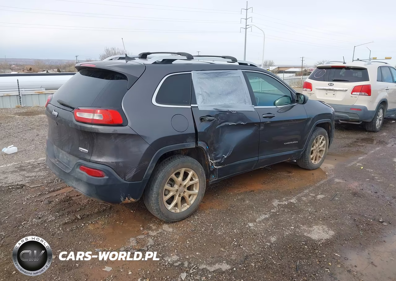 2017 Jeep Cherokee Latitude Fwd VIN:1C4PJLCB1HW668120 - 4