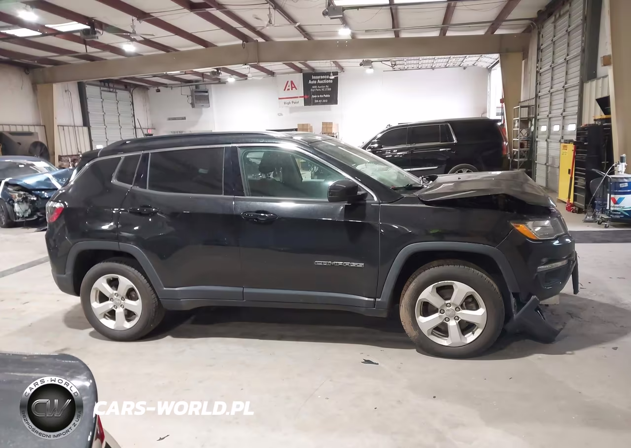 2019 Jeep Compass Latitude 4X4 VIN:3C4NJDBBXKT683713 - 13
