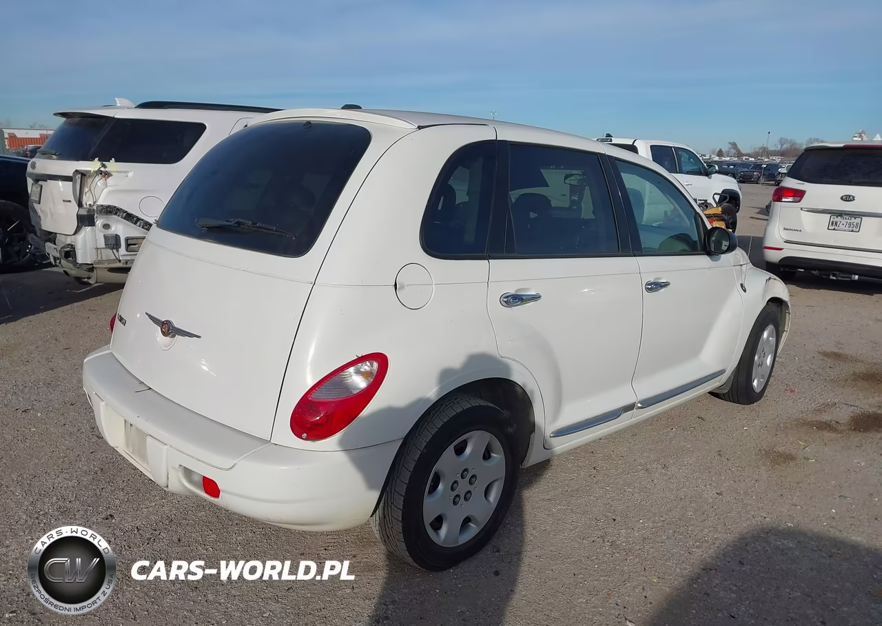 2010 Chrysler Pt Cruiser Classic VIN:3A4GY5F95AT219450 - 4