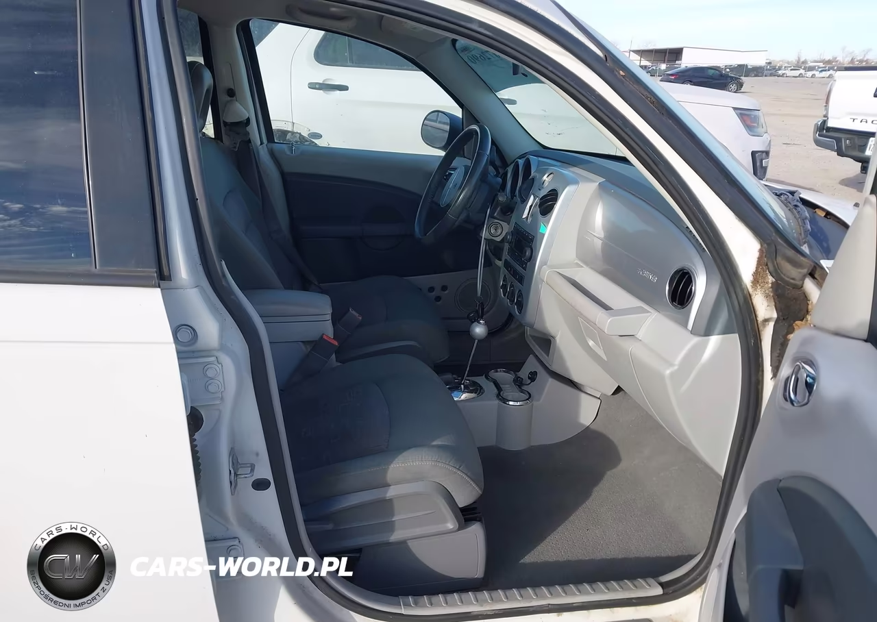 2010 Chrysler Pt Cruiser Classic VIN:3A4GY5F95AT219450 - 5