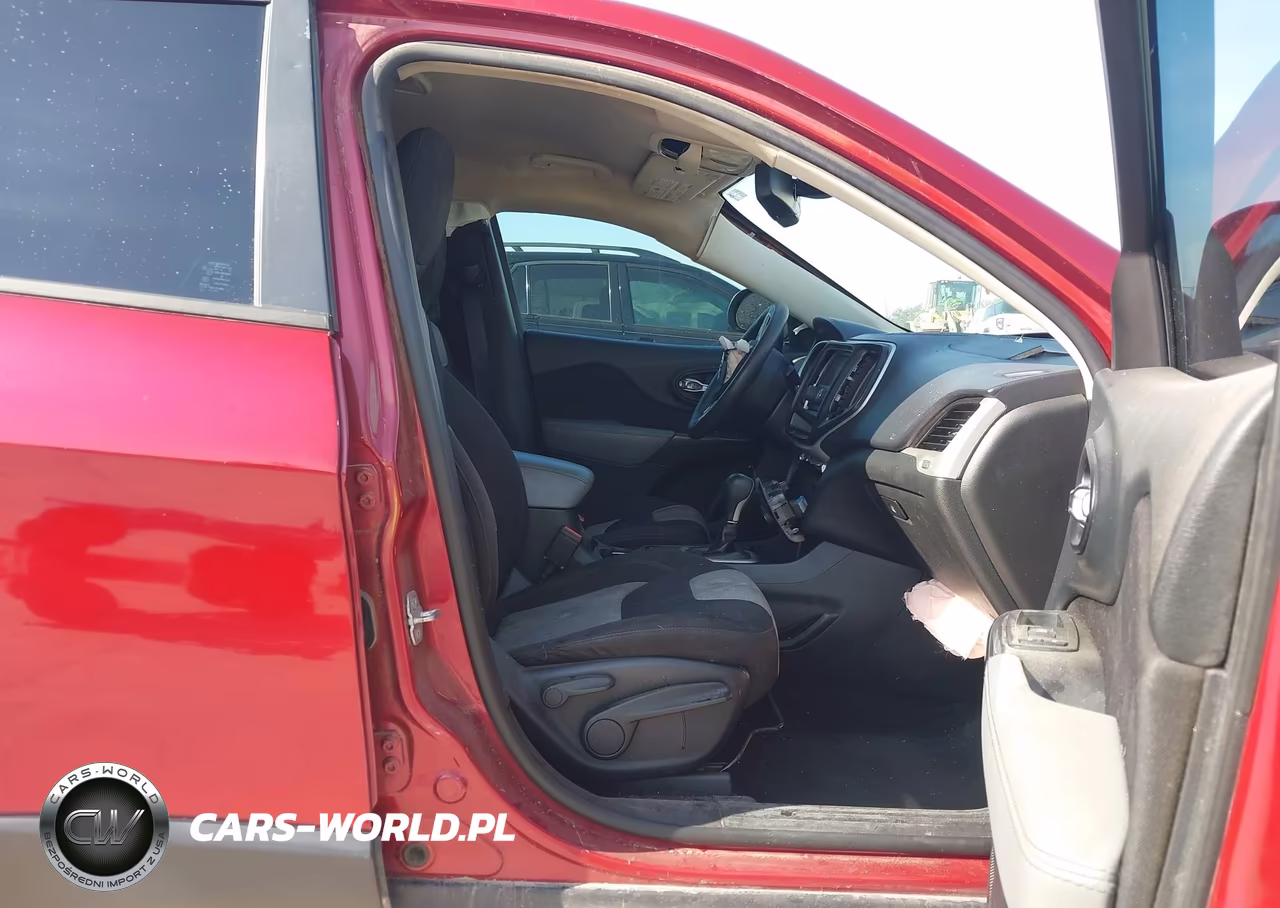 2014 Jeep Cherokee Sport VIN:1C4PJLAB1EW228431 - 5