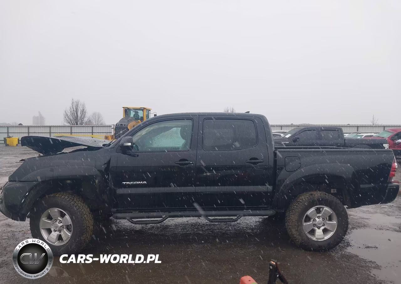 2015 Toyota Tacoma Base V6 VIN:5TFLU4ENXFX145088 - 14