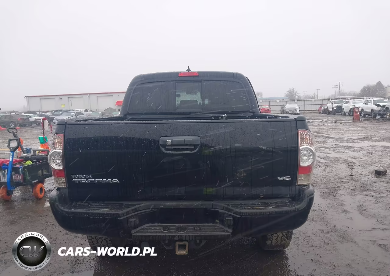 2015 Toyota Tacoma Base V6 VIN:5TFLU4ENXFX145088 - 16