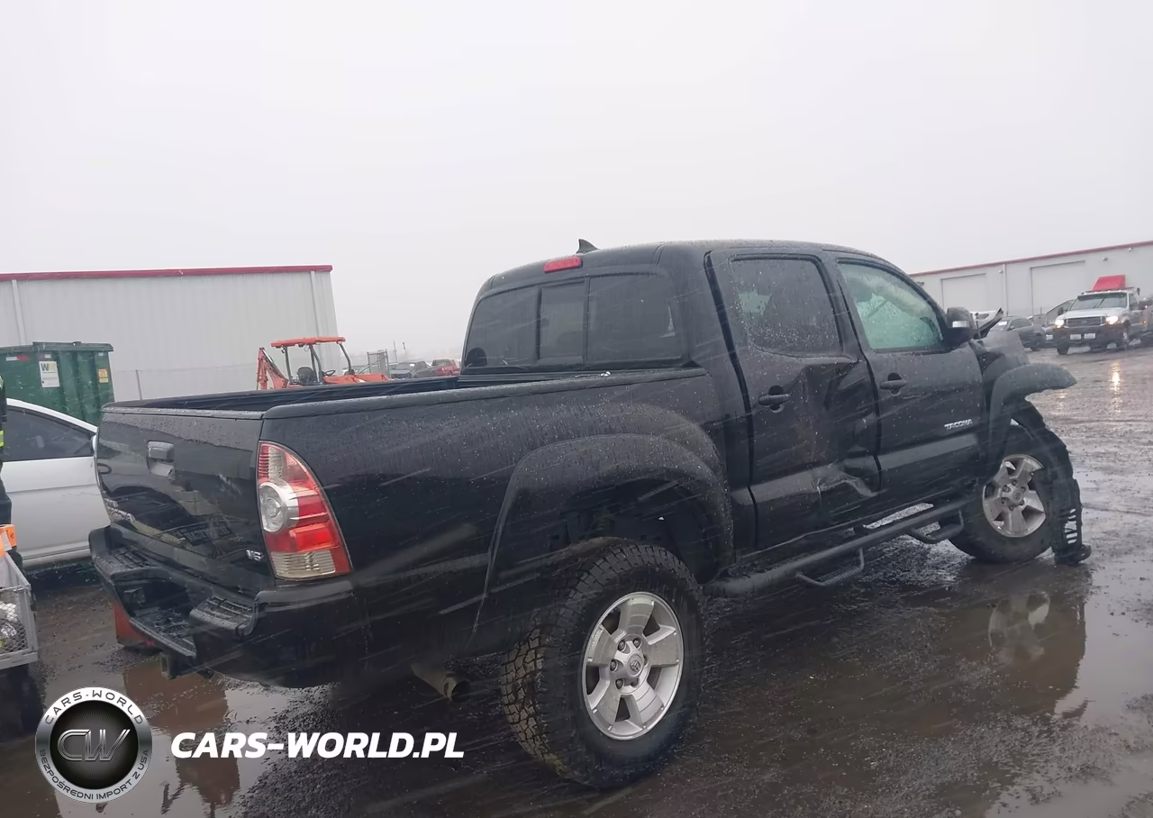 2015 Toyota Tacoma Base V6 VIN:5TFLU4ENXFX145088 - 4