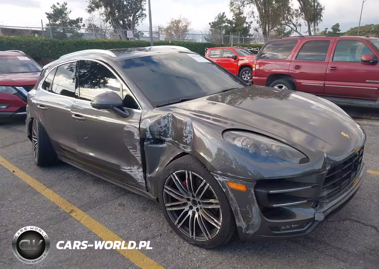 2015 Porsche Macan Turbo