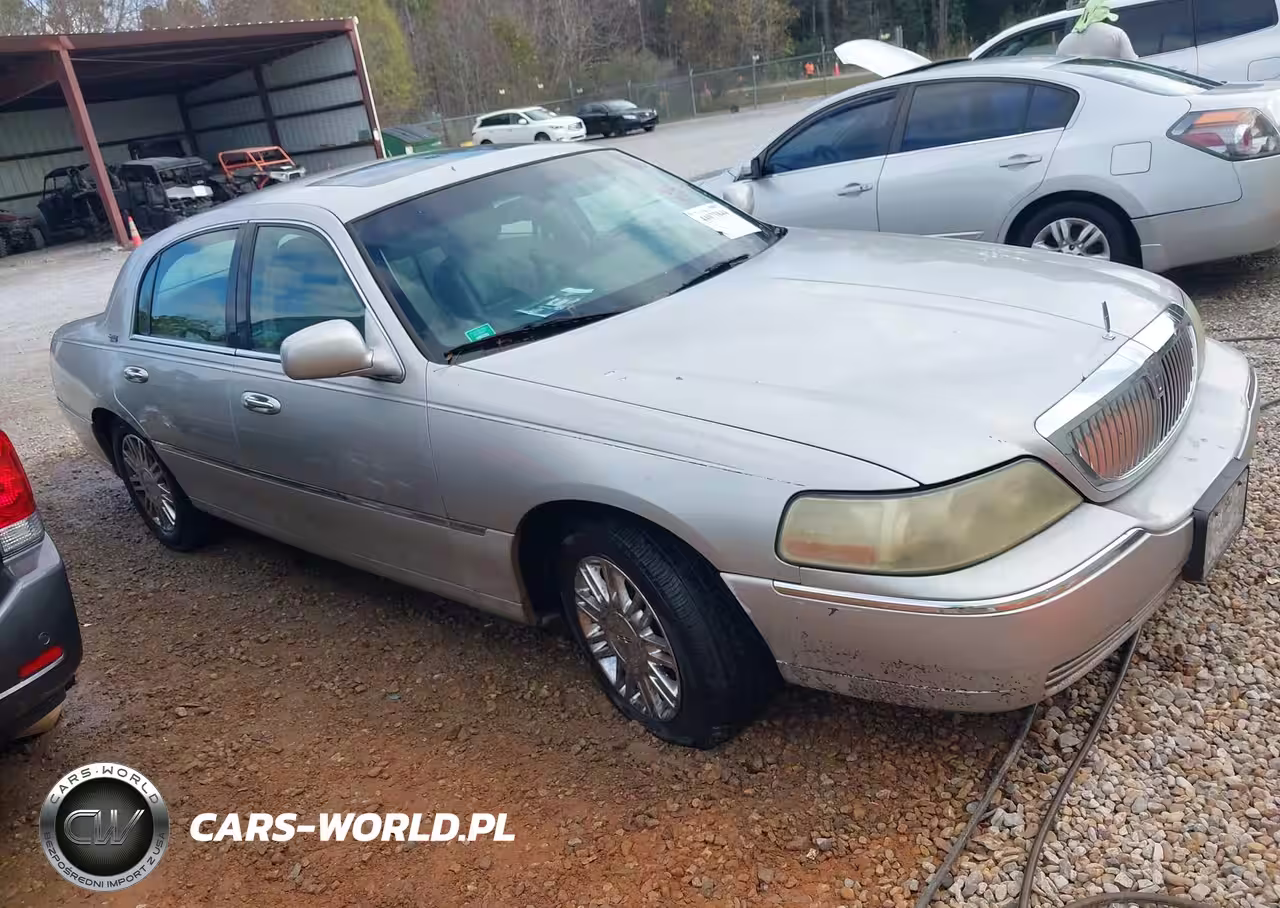 2007 Lincoln Town Car Signature Limited