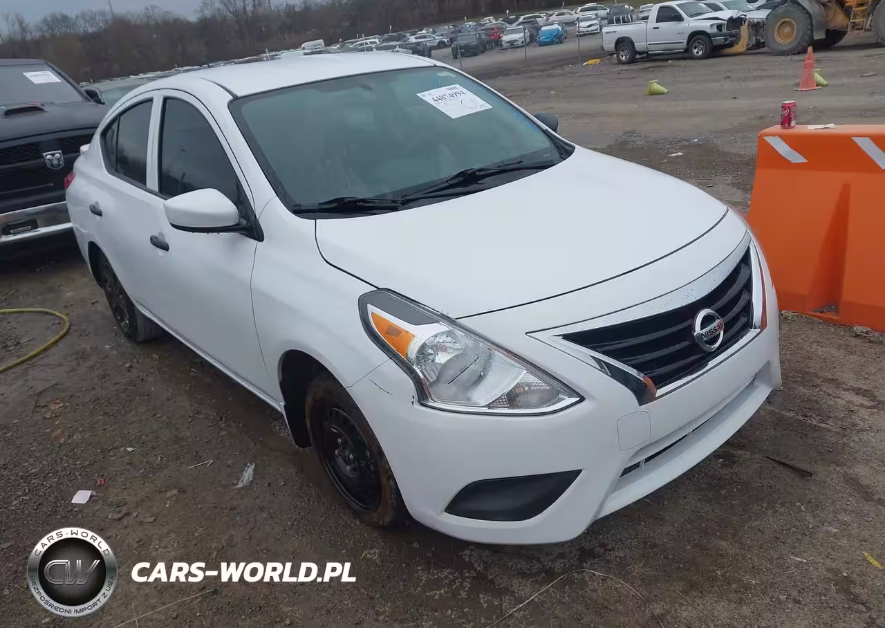 2017 Nissan Versa 1.6 S+