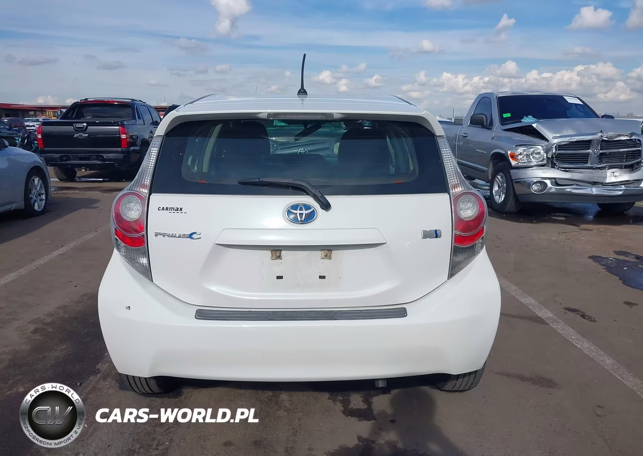 2013 Toyota Prius C Two VIN:JTDKDTB3XD1553339 - 16