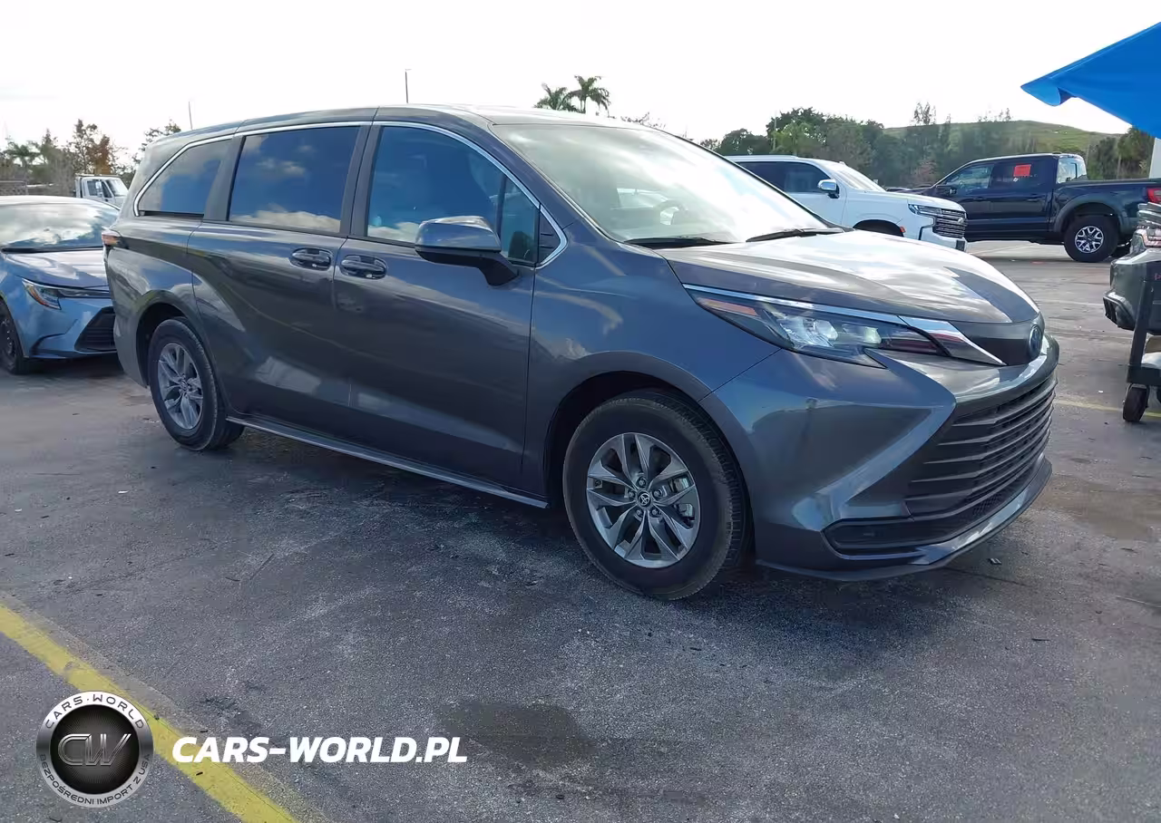 2025 Toyota Sienna Le