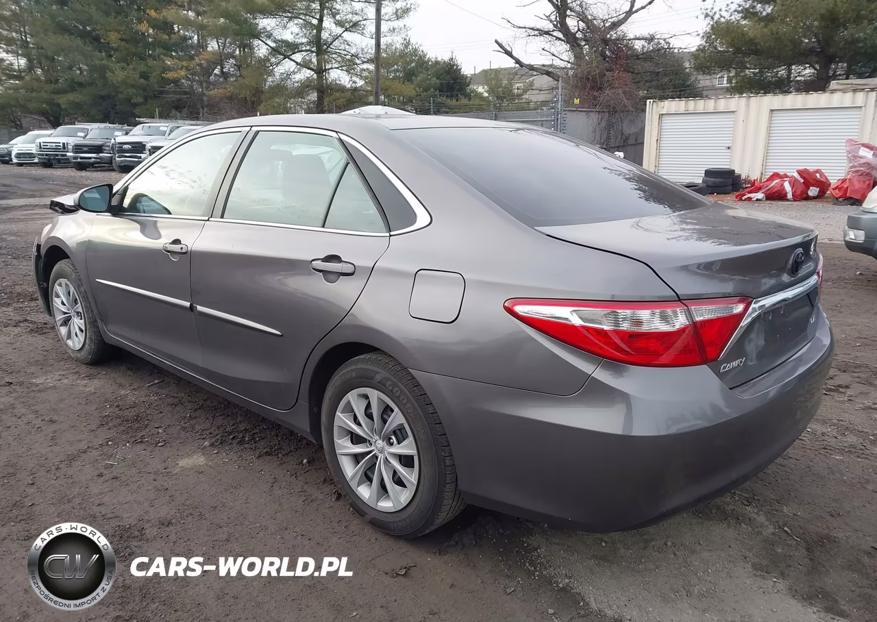 2017 Toyota Camry Le VIN:4T1BF1FK6HU316413 - 3