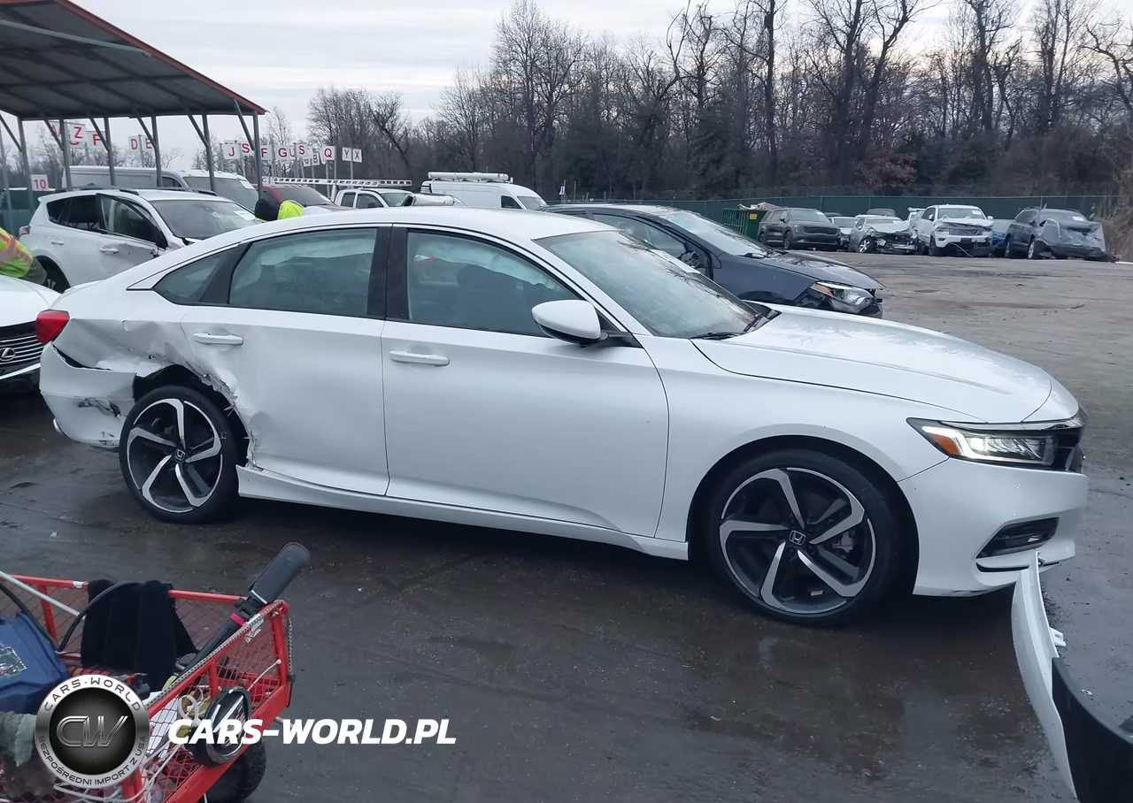2018 Honda Accord Sport VIN:1HGCV1F35JA209396 - 13