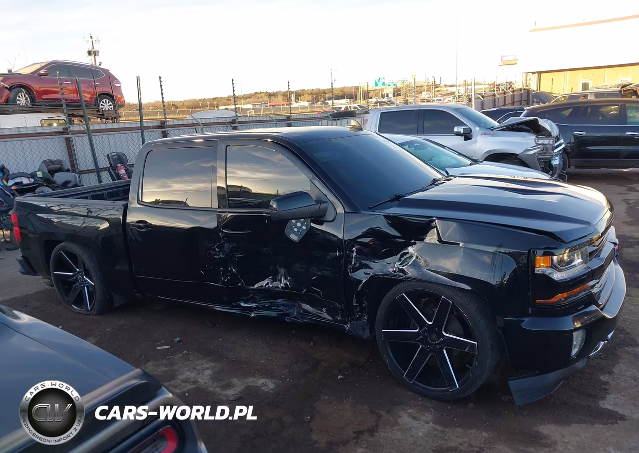 2018 Chevrolet Silverado 1500 2Lt VIN:3GCUKREC9JG628381 - 13