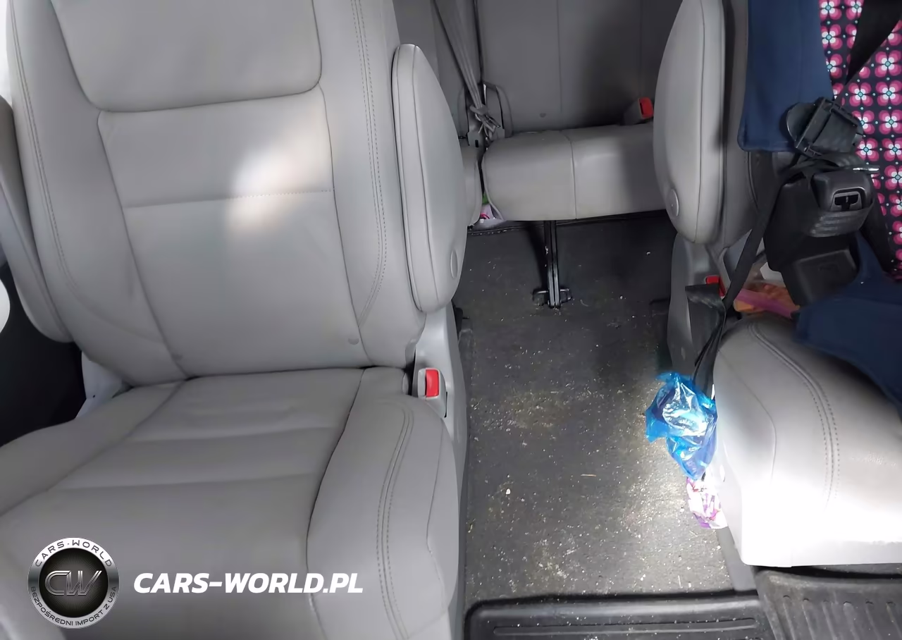 2020 Toyota Sienna Xle VIN:5TDDZ3DC4LS246421 - 8