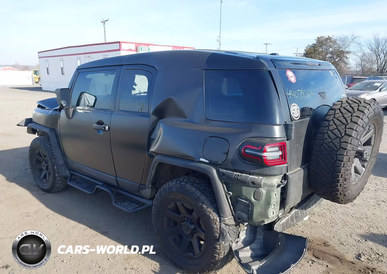 2014 Toyota Fj Cruiser VIN:JTEBU4BFXEK182528 - 3