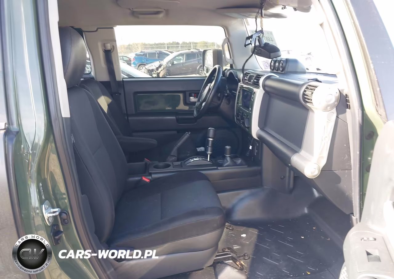 2014 Toyota Fj Cruiser VIN:JTEBU4BFXEK182528 - 5
