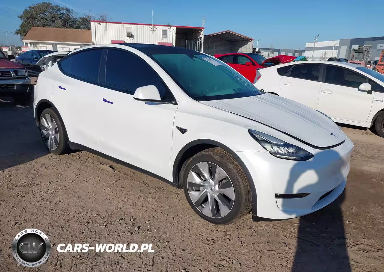 2022 Tesla Model Y Long Range Dual Motor All-Wheel Drive