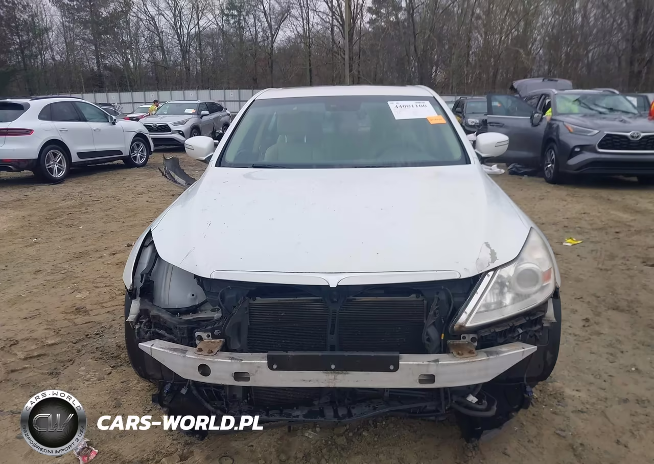 2010 Hyundai Genesis 3.8 VIN:KMHGC4DE5AU075298 - 13