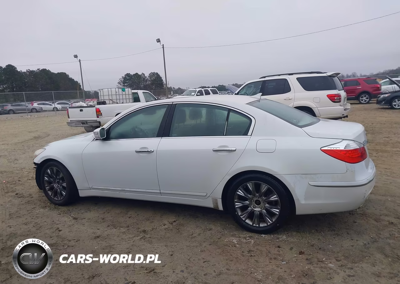 2010 Hyundai Genesis 3.8 VIN:KMHGC4DE5AU075298 - 15