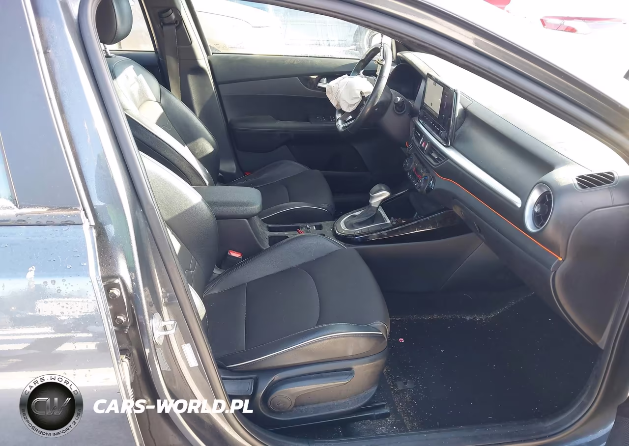 2023 Kia Forte Gt-Line VIN:3KPF54AD4PE686548 - 5