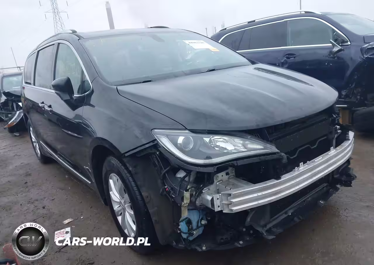2018 Chrysler Pacifica Touring L Plus