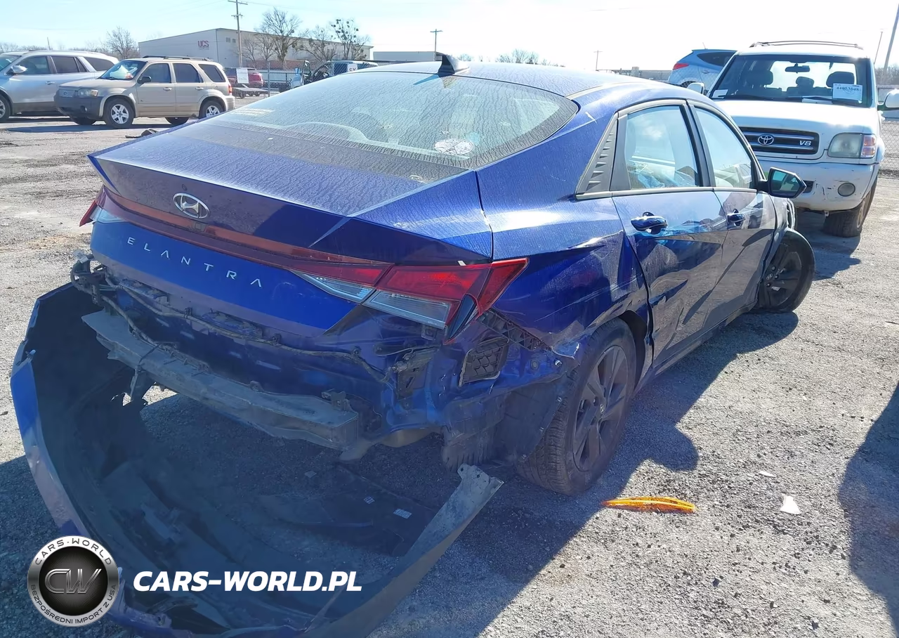 2022 Hyundai Elantra Sel VIN:KMHLS4AG1NU323981 - 4