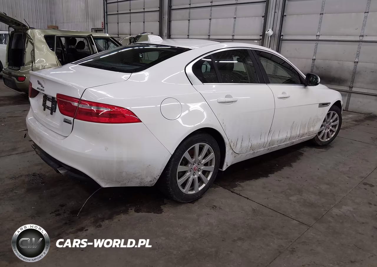 2019 Jaguar Xe 25T VIN:SAJAS4FX3KCP51106 - 4