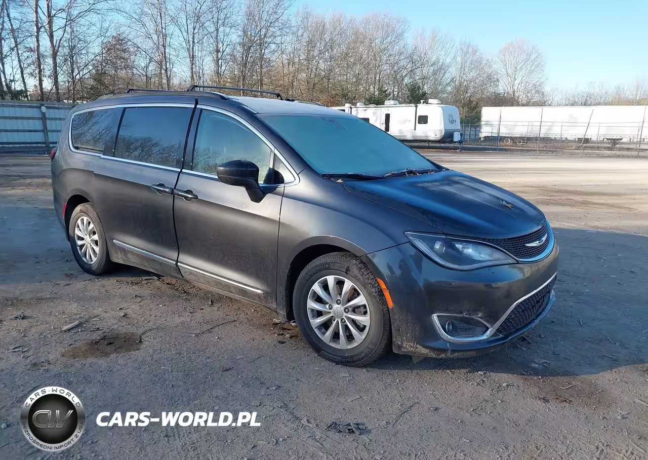 2017 Chrysler Pacifica Touring-L
