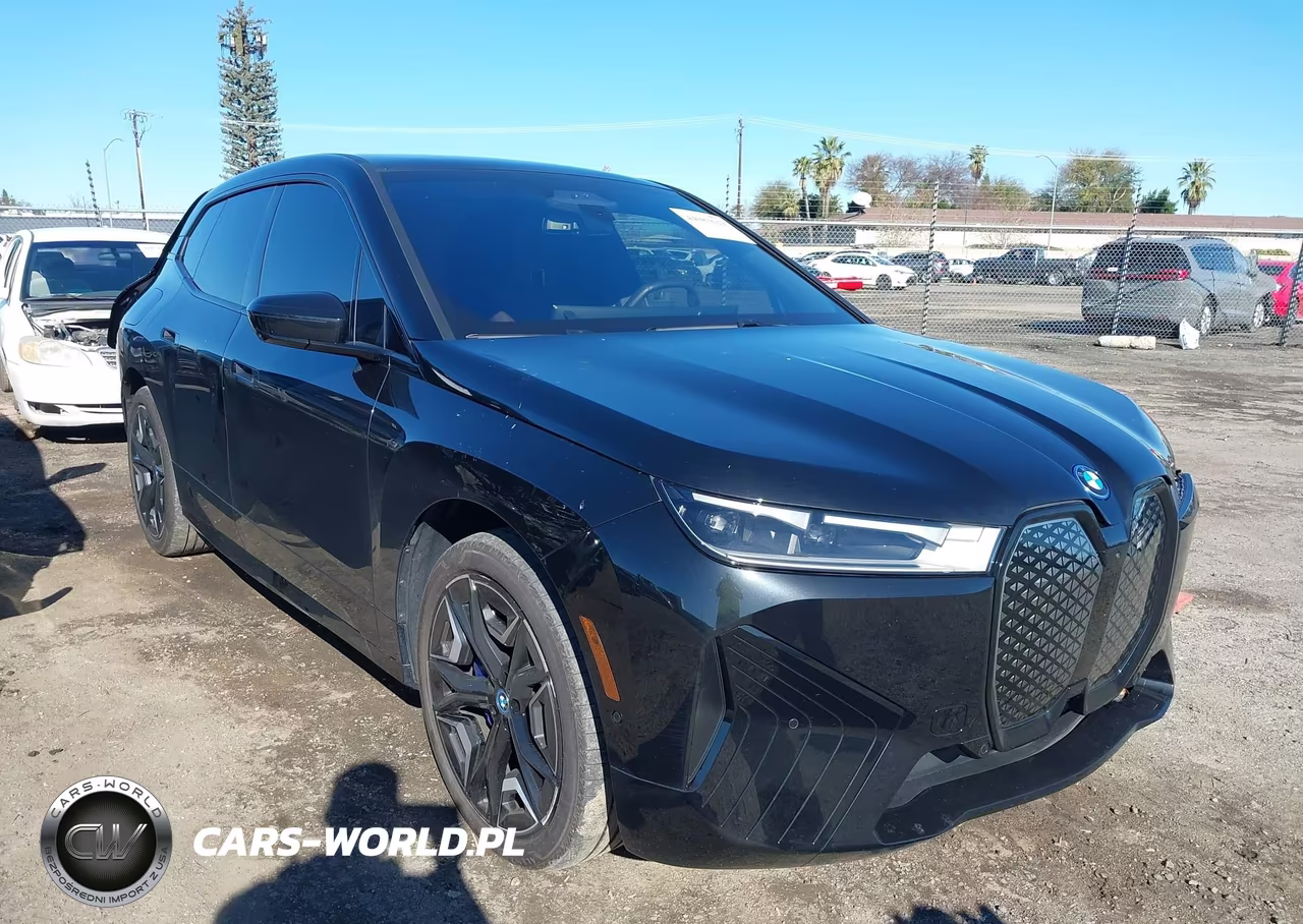2025 BMW Ix xDrive50 – zdjęcie 1 z 23